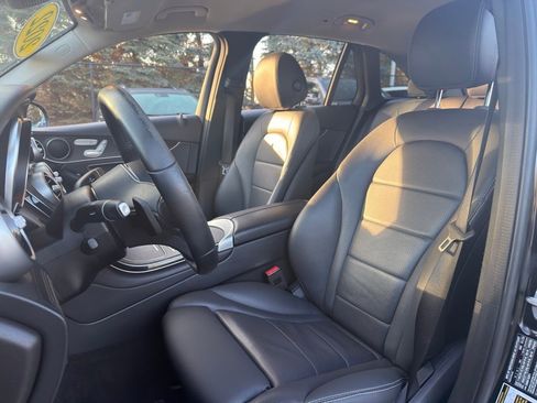 Certified 2022 Mercedes-Benz GLC 300 4MATIC w/ Premium Package Lite image 28