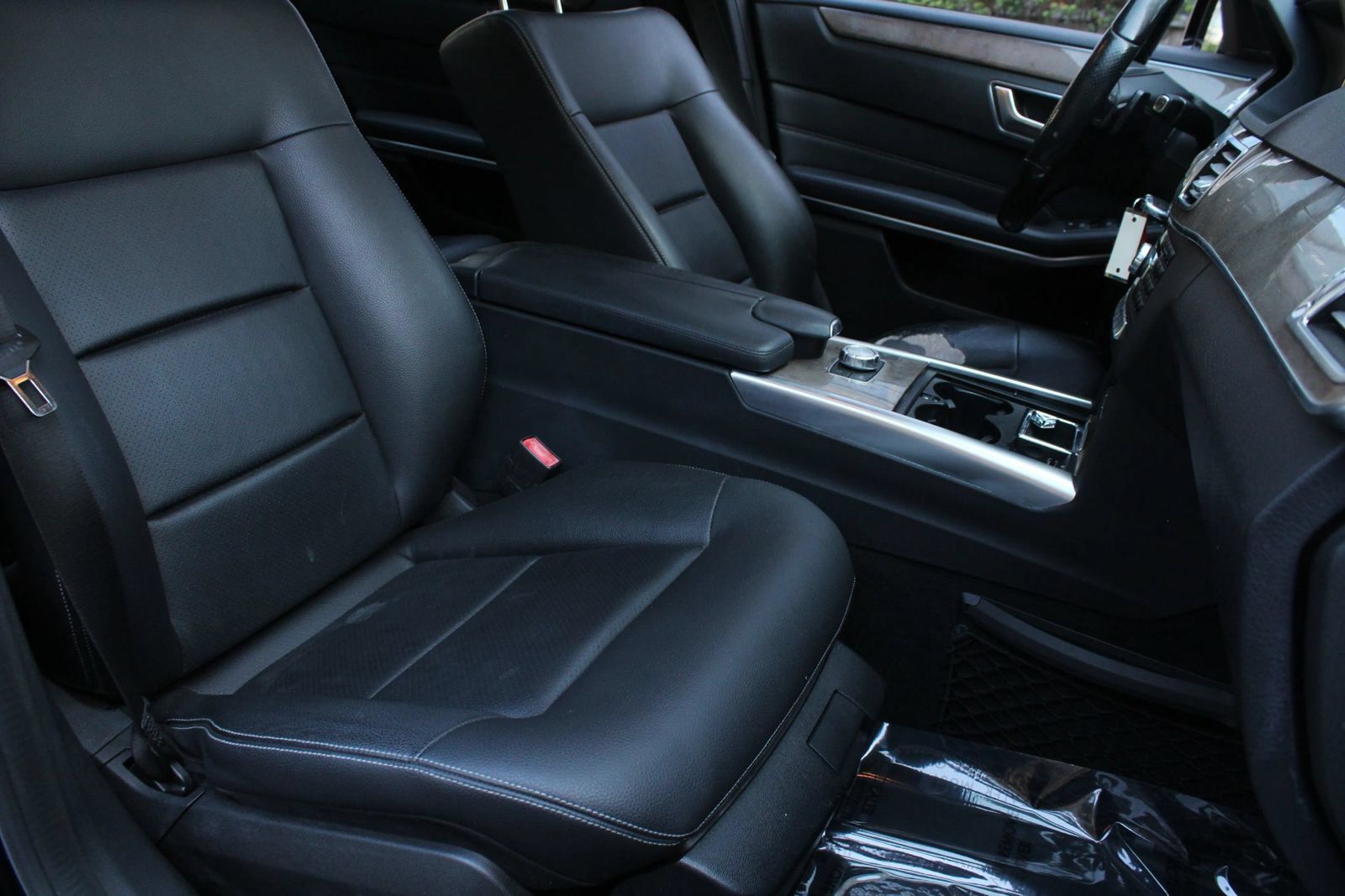 Used 2015 Mercedes-Benz E 350 4MATIC Sedan image 29