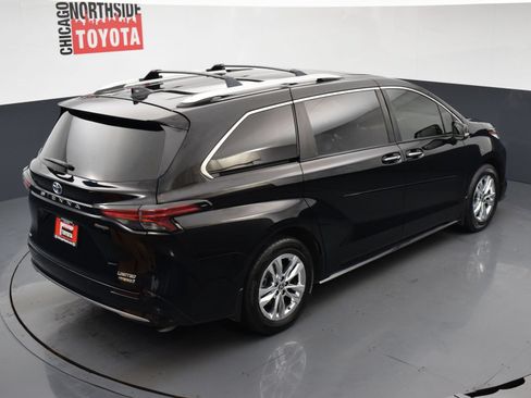 Used 2024 Toyota Sienna Limited AWD/4WD image 29