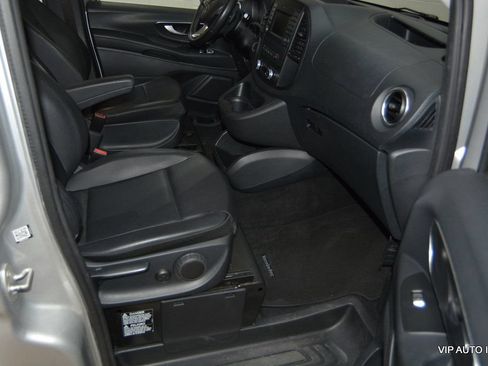 Used 2017 Mercedes-Benz Metris Passenger image 15