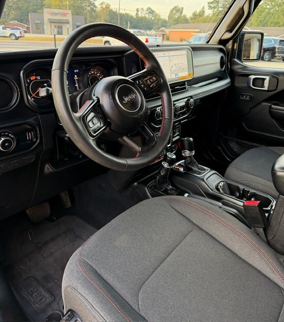 Used 2024 Jeep Wrangler Unlimited Rubicon w/ Technology Group AWD/4WD image 8