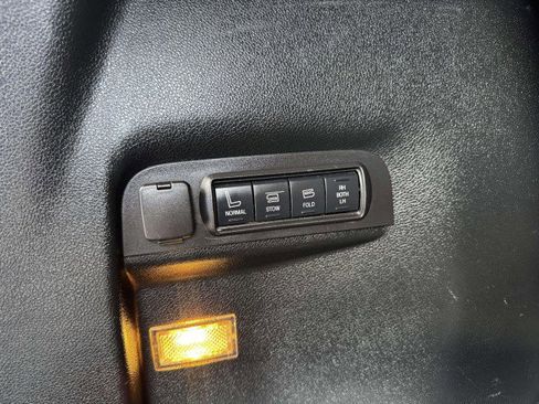 Used 2018 Ford Explorer Limited image 55