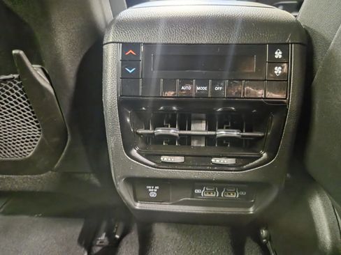 Used 2024 Jeep Grand Cherokee L Laredo AWD/4WD image 34