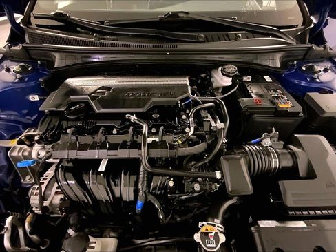 Used 2025 Hyundai Elantra SEL image 10