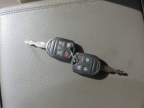 Used 2014 Ford Expedition EL XLT w/ Equipment Group 202A AWD/4WD image 38