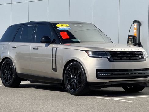 Certified 2025 Land Rover Range Rover SE AWD/4WD image 7