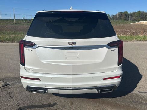 Used 2025 Cadillac XT6 Premium Luxury w/ LPO, Floor Liner Package AWD/4WD image 4
