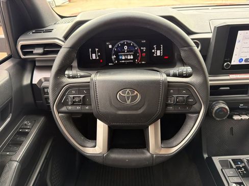 Used 2025 Toyota 4Runner SR5 AWD/4WD image 23