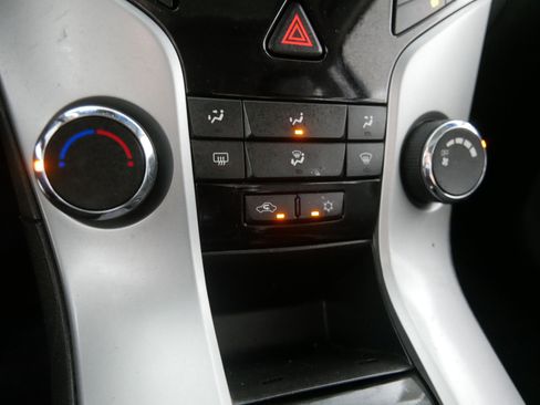 Used 2012 Chevrolet Cruze LT w/ All-Star Edition image 23