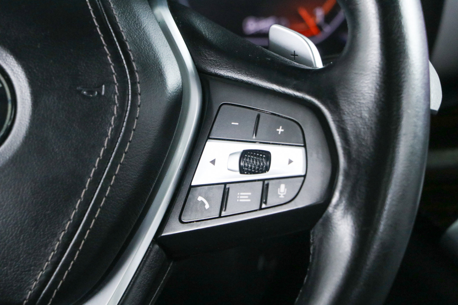 Used 2020 BMW X5 sDrive40i w/ Convenience Package RWD image 14