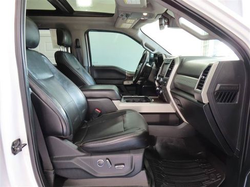 Used 2019 Ford F250 Lariat w/ Lariat Ultimate Package AWD/4WD image 36