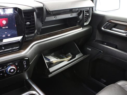 Used 2023 GMC Sierra 1500 SLT AWD/4WD image 26
