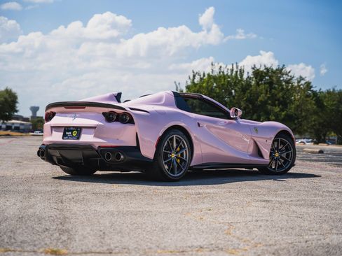 Used 2021 Ferrari 812 GTS RWD image 15
