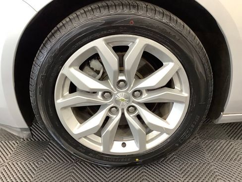 Used 2019 Chevrolet Impala LT FWD image 3