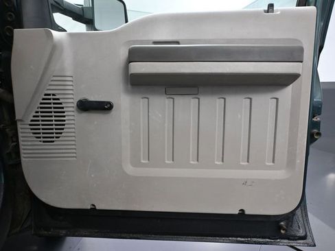 Used 2010 Ford F550 4x4 Regular Cab Super Duty image 27