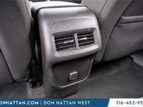 Used 2018 Chevrolet Equinox LT image 22