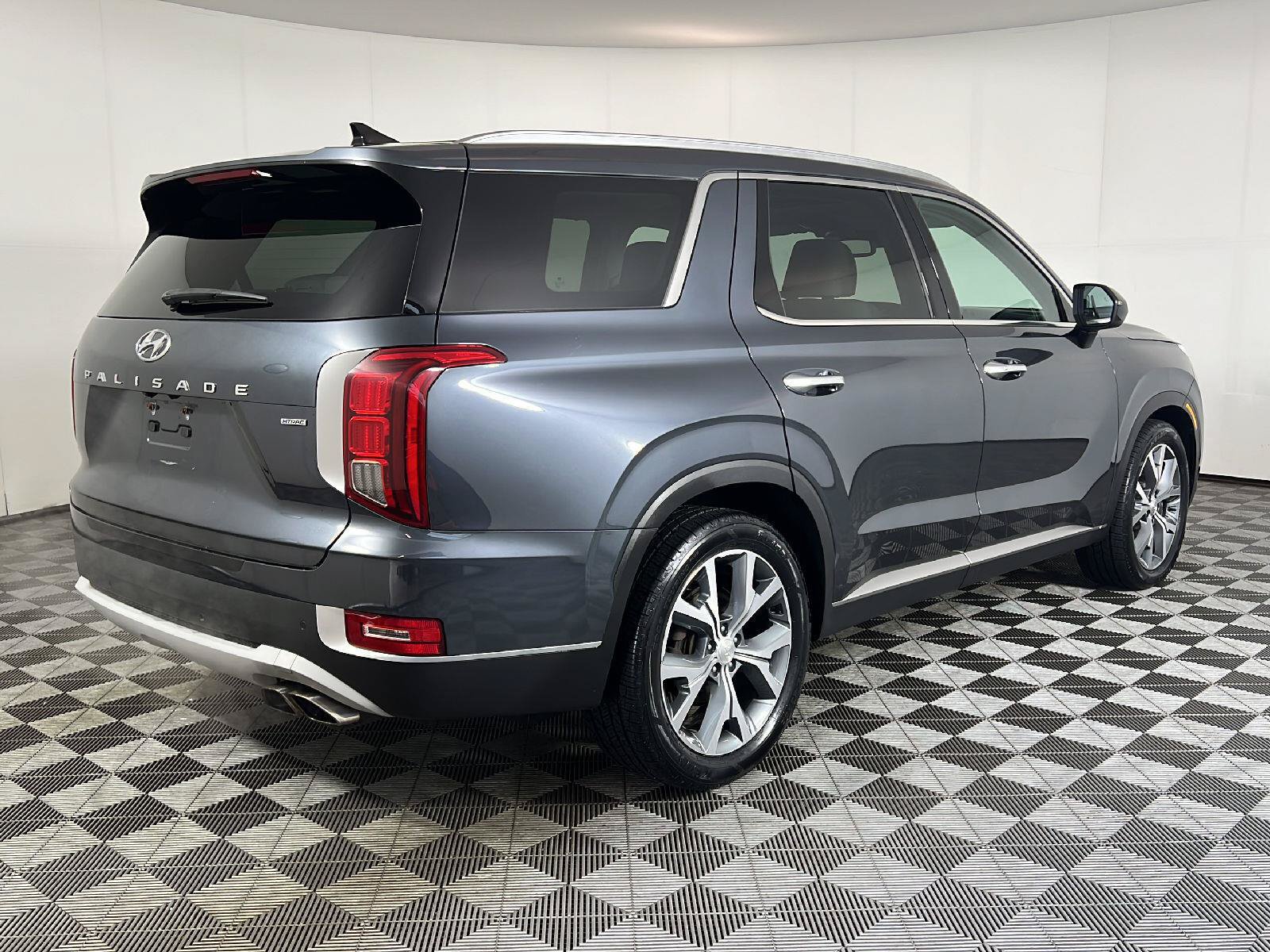 Used 2021 Hyundai Palisade SEL w/ Premium Package AWD/4WD image 5