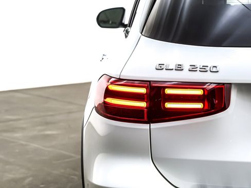 Certified 2025 Mercedes-Benz GLB 250 image 17