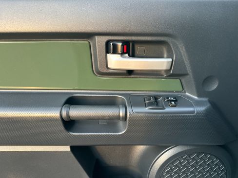 Used 2010 Toyota FJ Cruiser 4WD image 9