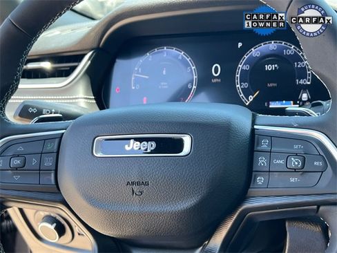 Certified 2025 Jeep Grand Cherokee Laredo X image 30