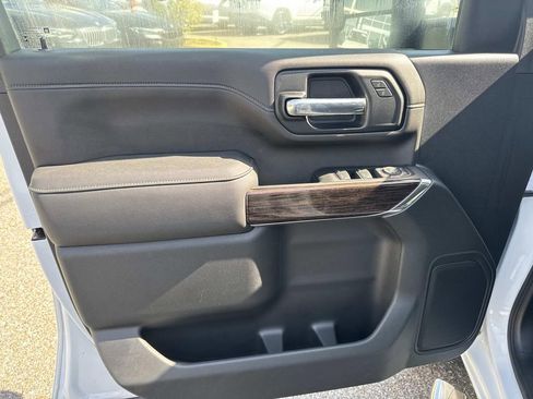 Used 2022 GMC Sierra 2500 SLE w/ SLE Convenience Package image 18