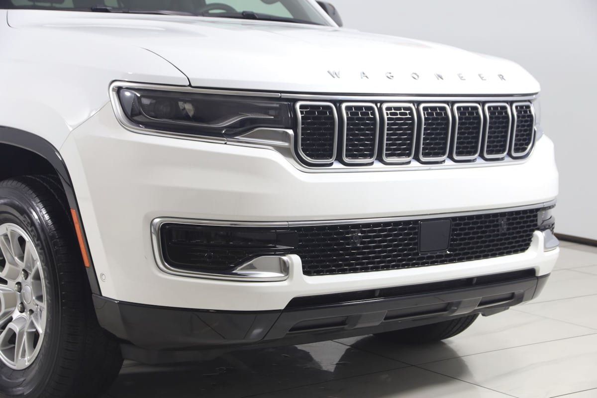 Used 2024 Jeep Wagoneer 4WD image 34