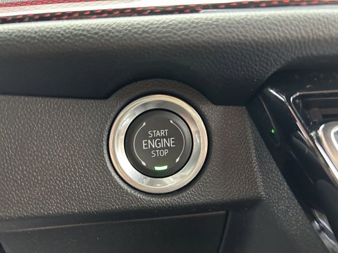 Used 2024 Chevrolet Traverse RS w/ LPO, Floor Liner Package image 30