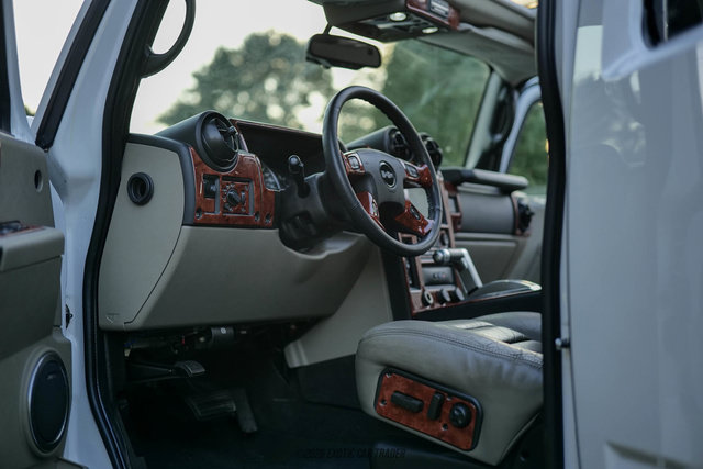Used 2005 HUMMER H2 w/ Preferred Equipment Group AWD/4WD image 21