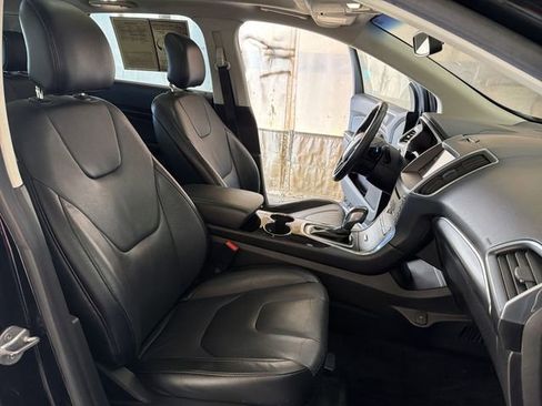 Used 2017 Ford Edge Titanium w/ Technology Package AWD/4WD image 26