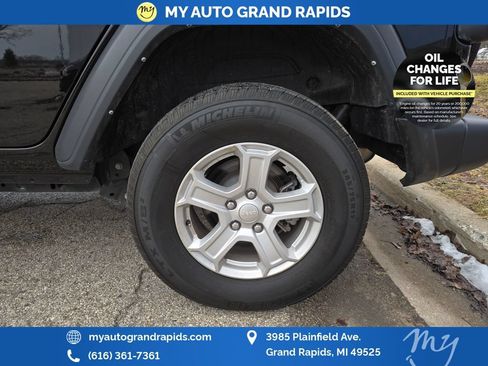Used 2022 Jeep Wrangler Unlimited Sport AWD/4WD image 30