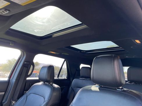 Used 2018 Ford Explorer XLT AWD/4WD image 15