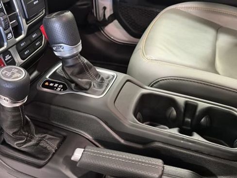 Used 2024 Jeep Gladiator Mojave AWD/4WD image 22