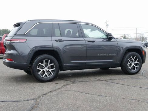 Used 2025 Jeep Grand Cherokee Limited w/ Trailer Tow Package image 6