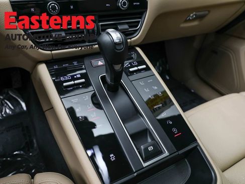 Used 2024 Porsche Macan image 13