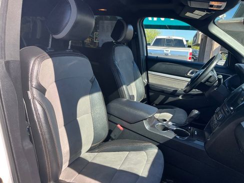 Used 2017 Ford Explorer XLT w/ Equipment Group 202A image 39