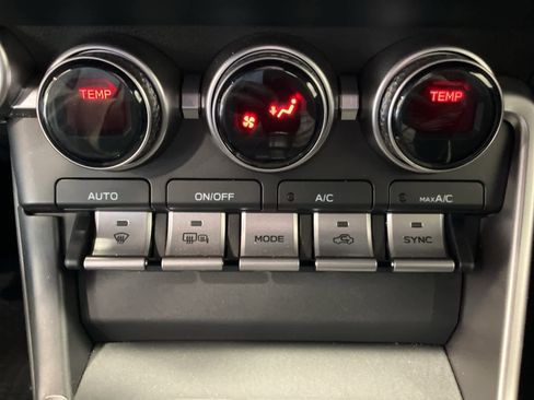 Used 2025 Toyota GR86 Premium image 18