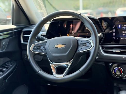 Used 2024 Chevrolet TrailBlazer LT w/ LT Cold Weather Package FWD image 20