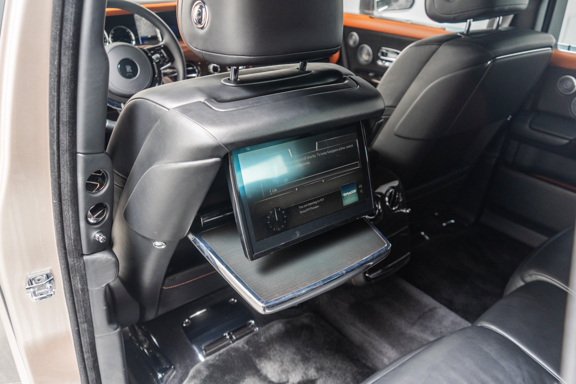 Used 2019 Rolls-Royce Phantom Sedan RWD image 34