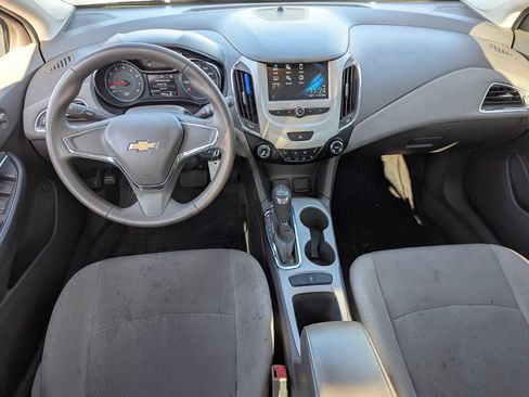 Used 2018 Chevrolet Cruze LS image 25