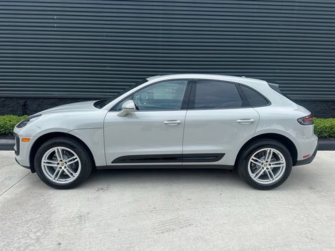Used 2026 Porsche Macan AWD/4WD image 2
