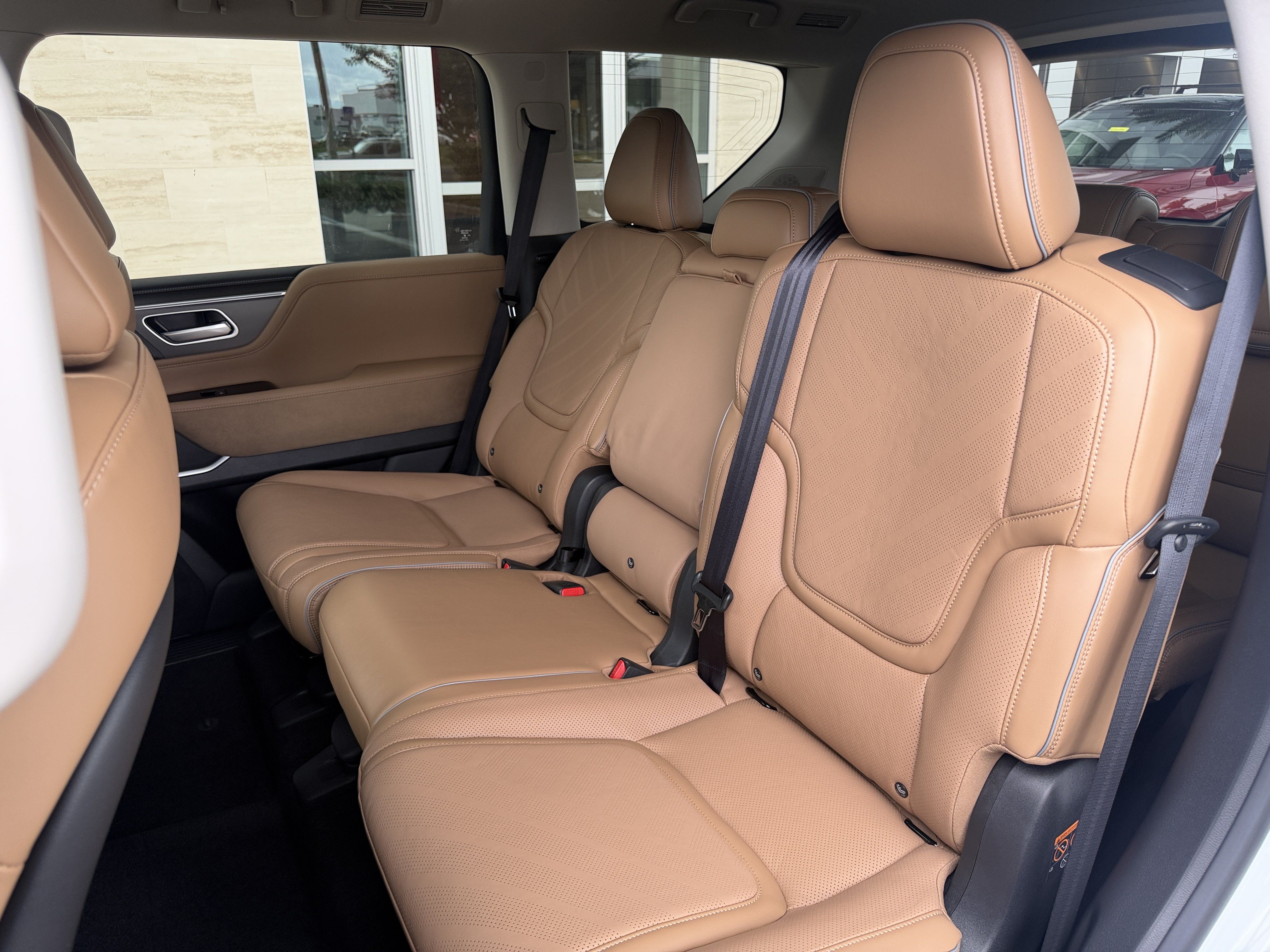 Certified 2027 INFINITI QX60 Luxe w/ Cargo Package FWD image 19