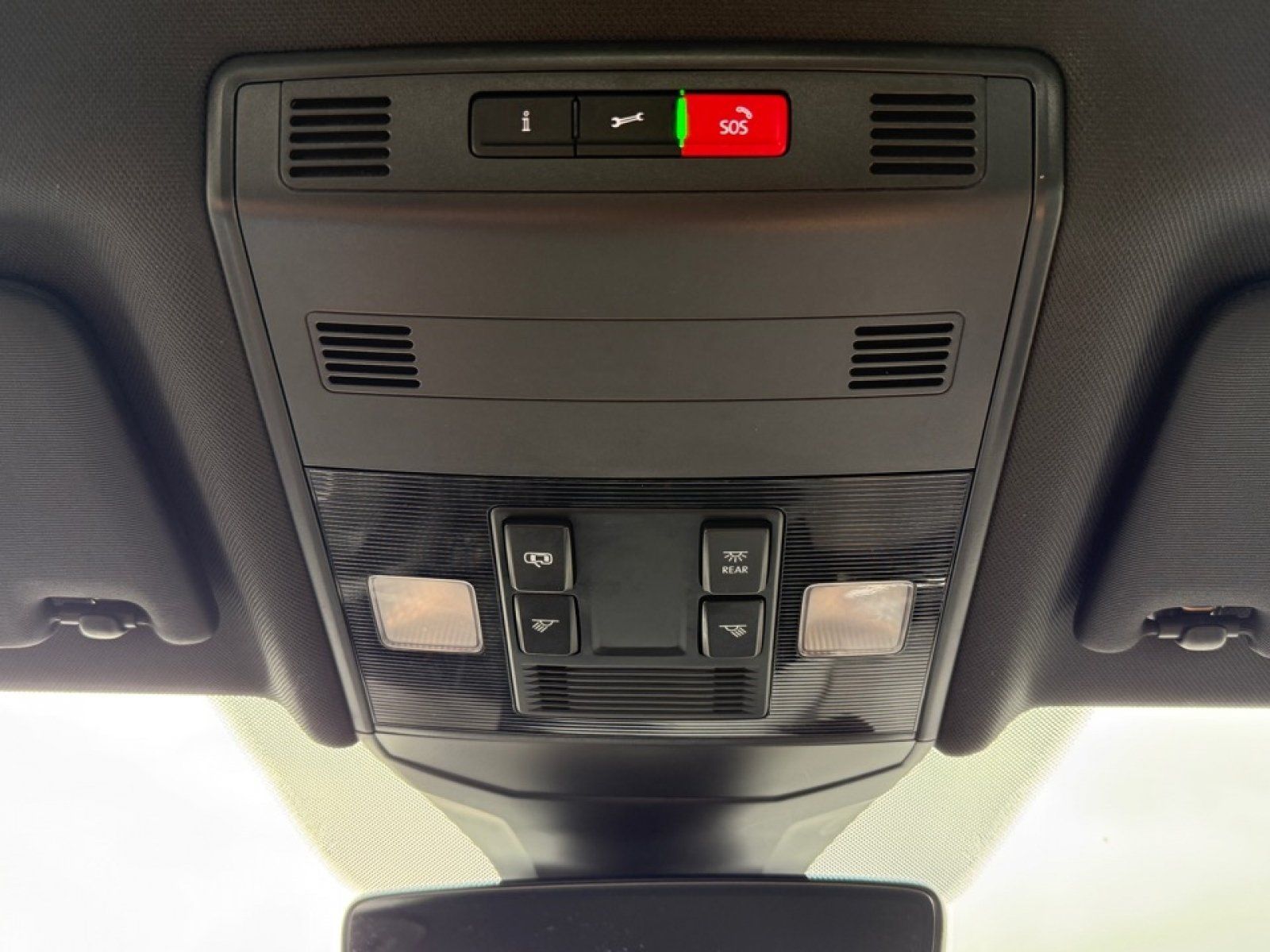 Used 2025 Volkswagen Jetta Sport FWD image 32