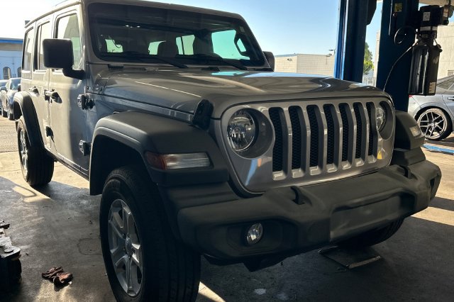 Used 2020 Jeep Wrangler Unlimited Sport S AWD/4WD image 2