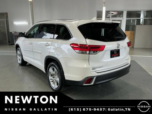 Used 2017 Toyota Highlander Limited FWD image 26