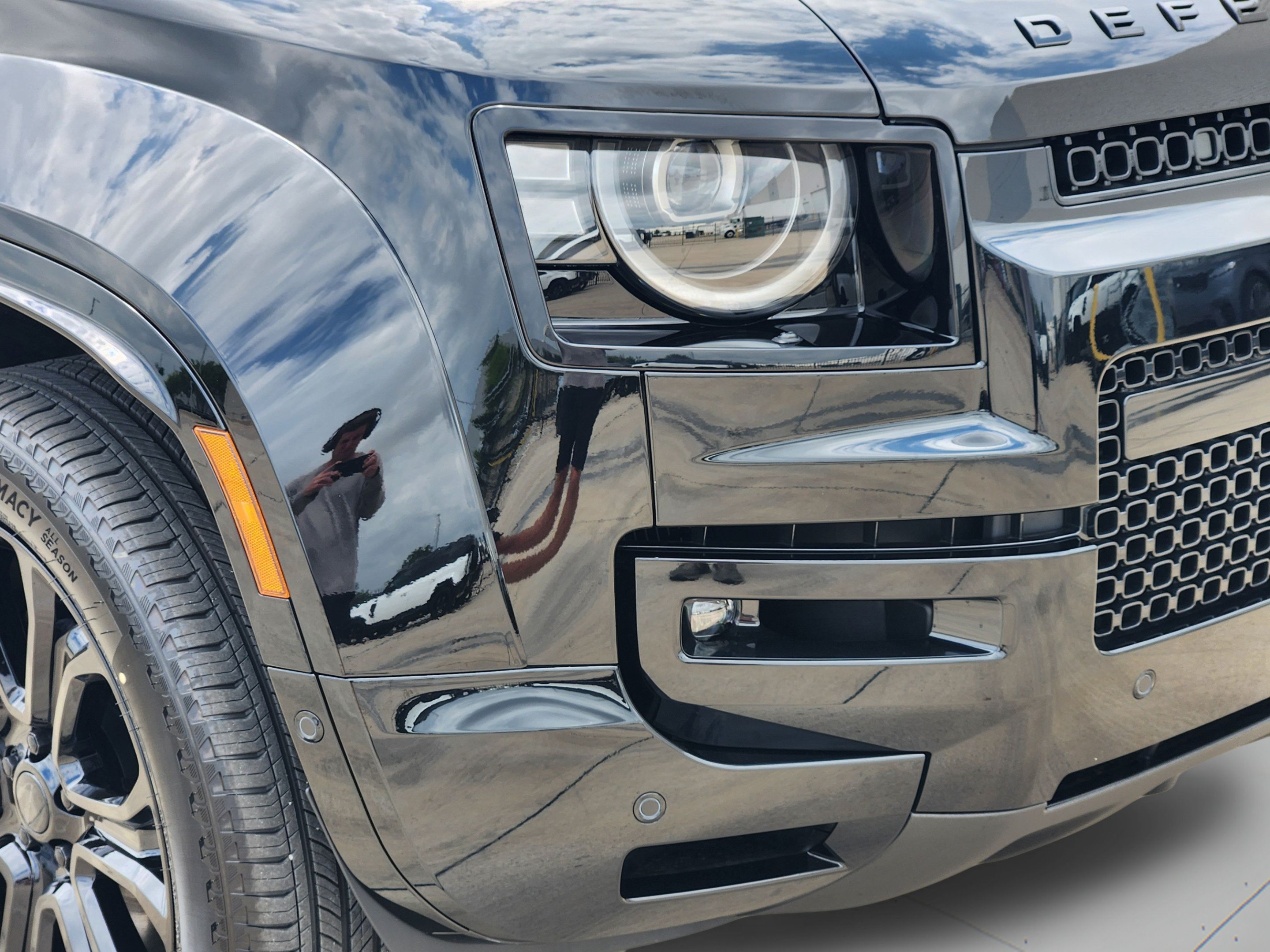 New 2026 Land Rover Defender 110 OCTA AWD/4WD image 29