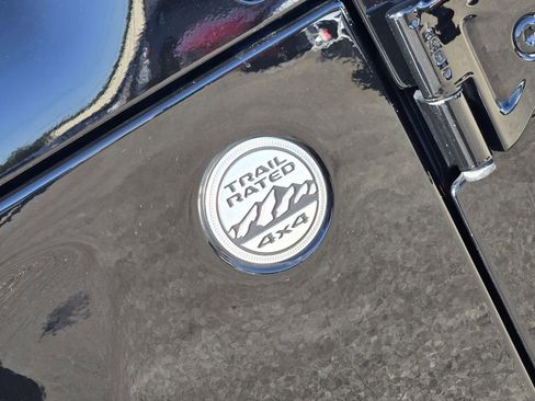 Used 2020 Jeep Gladiator Overland w/ Popular Equipment Package image 10