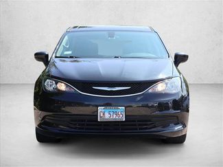 Used 2017 Chrysler Pacifica LX FWD video 2