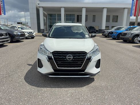 Used 2022 Nissan Kicks S FWD image 3