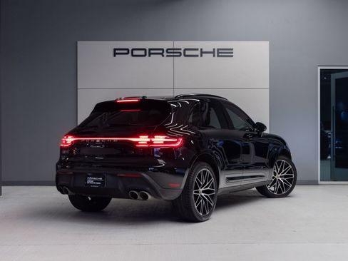 Certified 2024 Porsche Macan S image 7