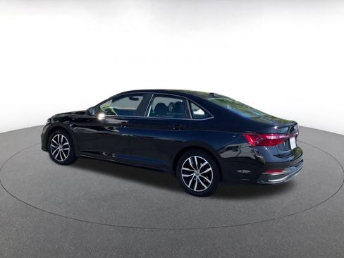 Used 2025 Volkswagen Jetta SE image 10